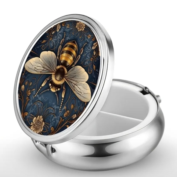 Bee Pill Case – Vintage-Inspired Compact Pill Organizer with 3 Compartments - Picture 3 of 9